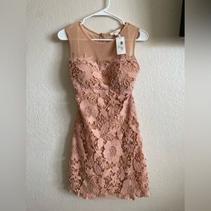 Soleblu. Lace dress peach 🍑 color size M